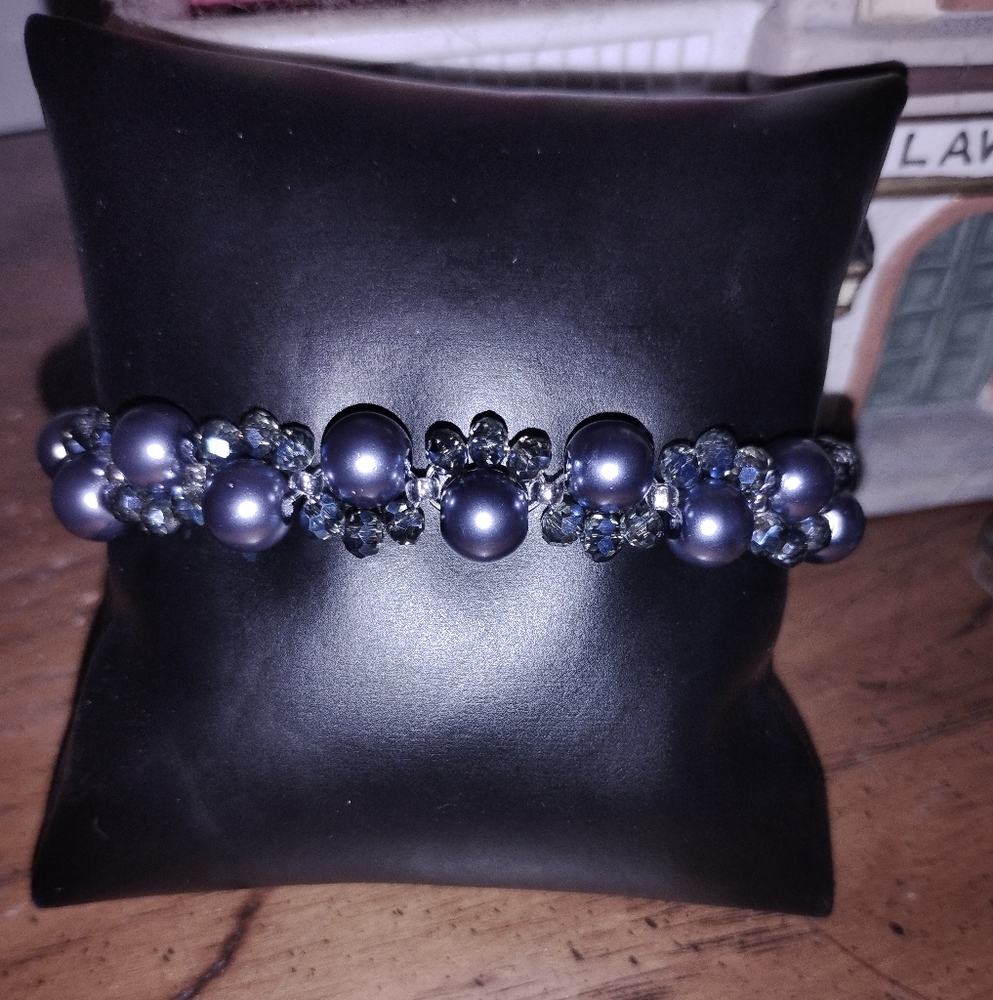 Elegant Blue Pearl Bracelet
